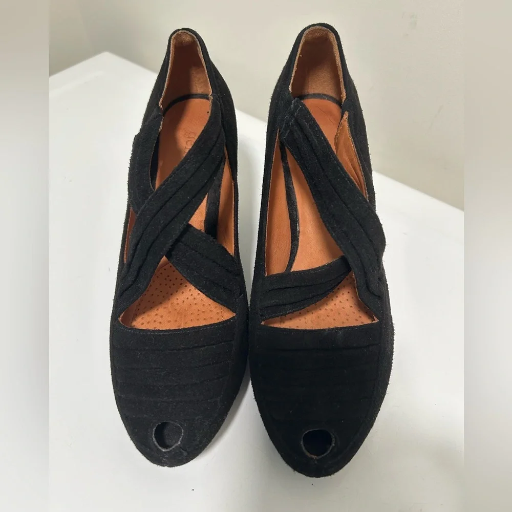 Gentle Souls Suede Peeptoe Heels Black Size 8